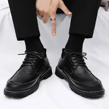 кожаная обувь мужская осень 2023 г. Новая спортивная деловая повседневная обувь Британский стиль Черные мальчики Мужская обувь с мягким низом